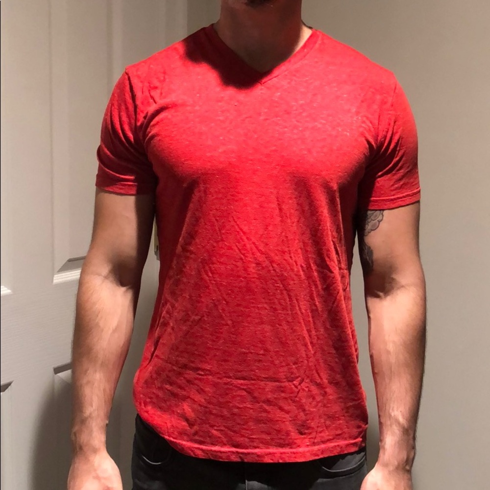 RED T SHIRT
